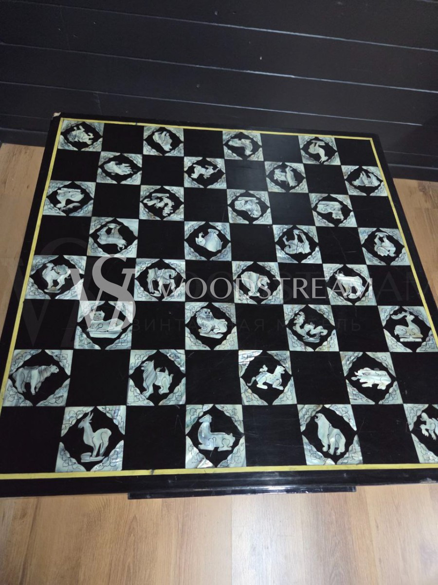 Стол шахматный и Шахматы винтажные