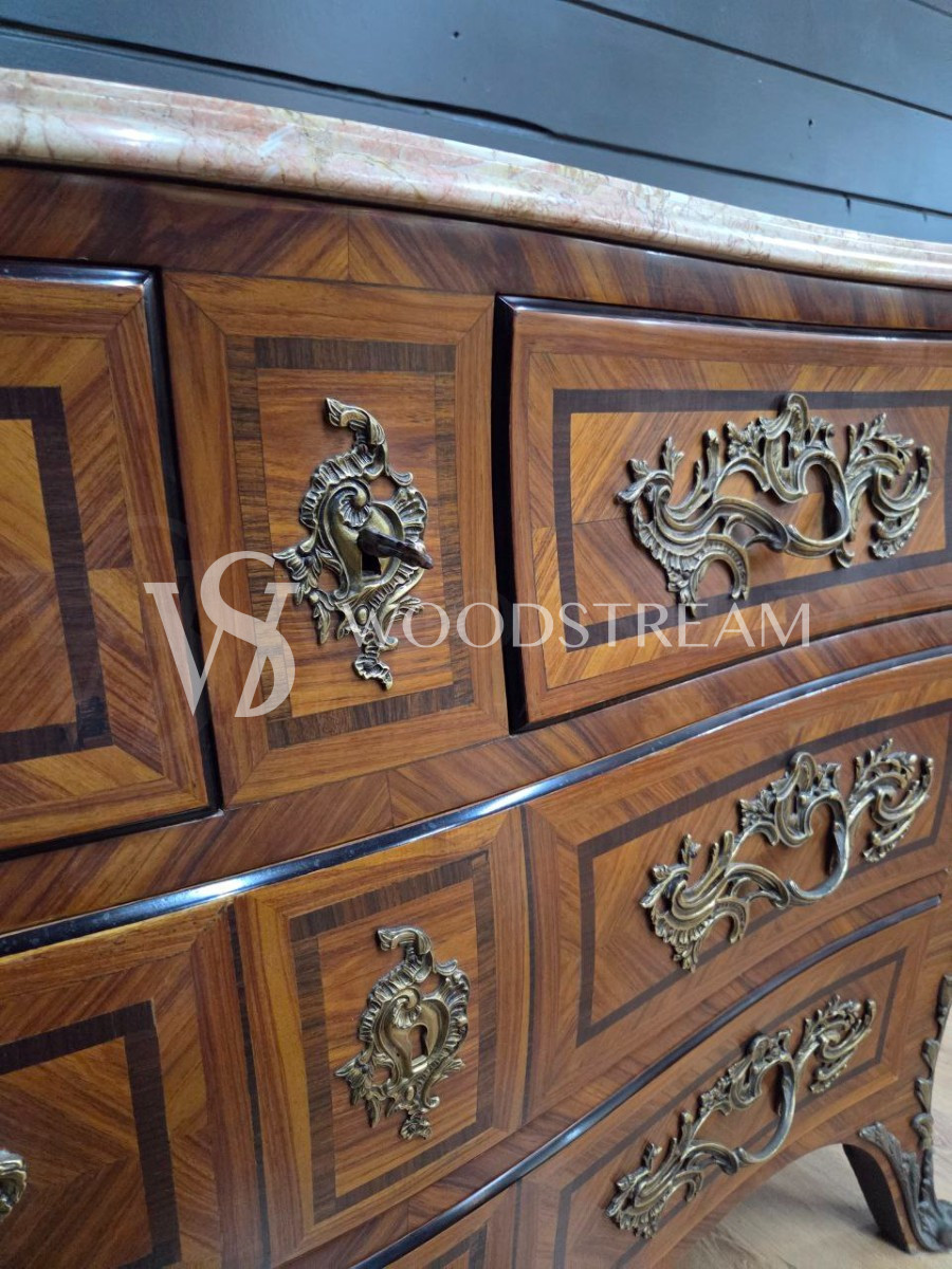 Комод в стиле Людовика XIV