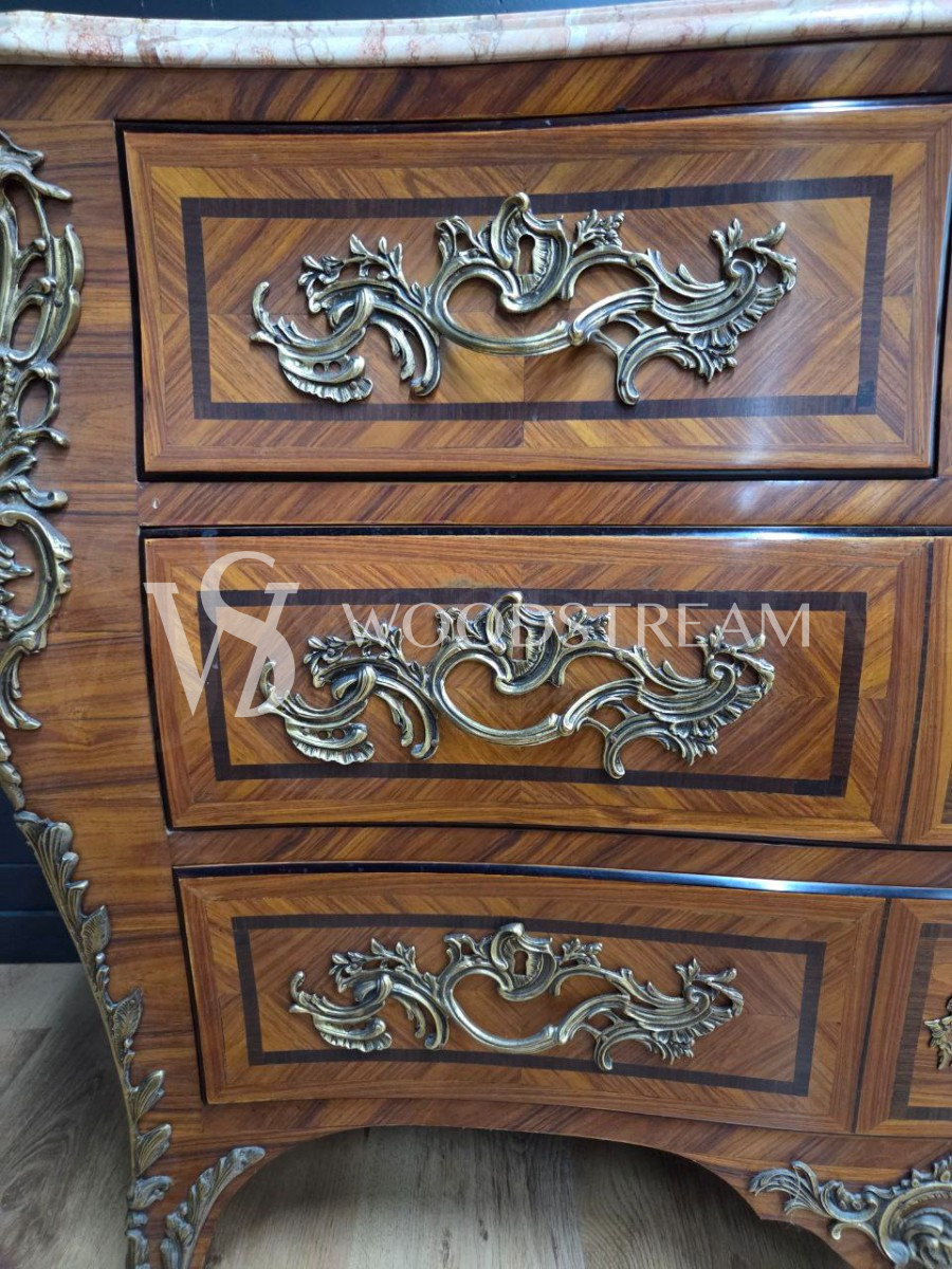 Комод в стиле Людовика XIV