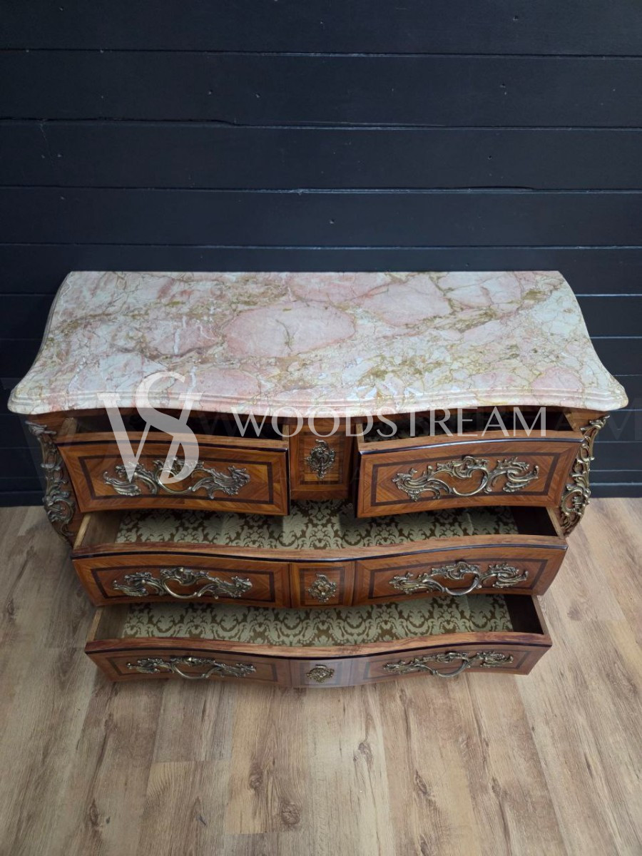 Комод в стиле Людовика XIV