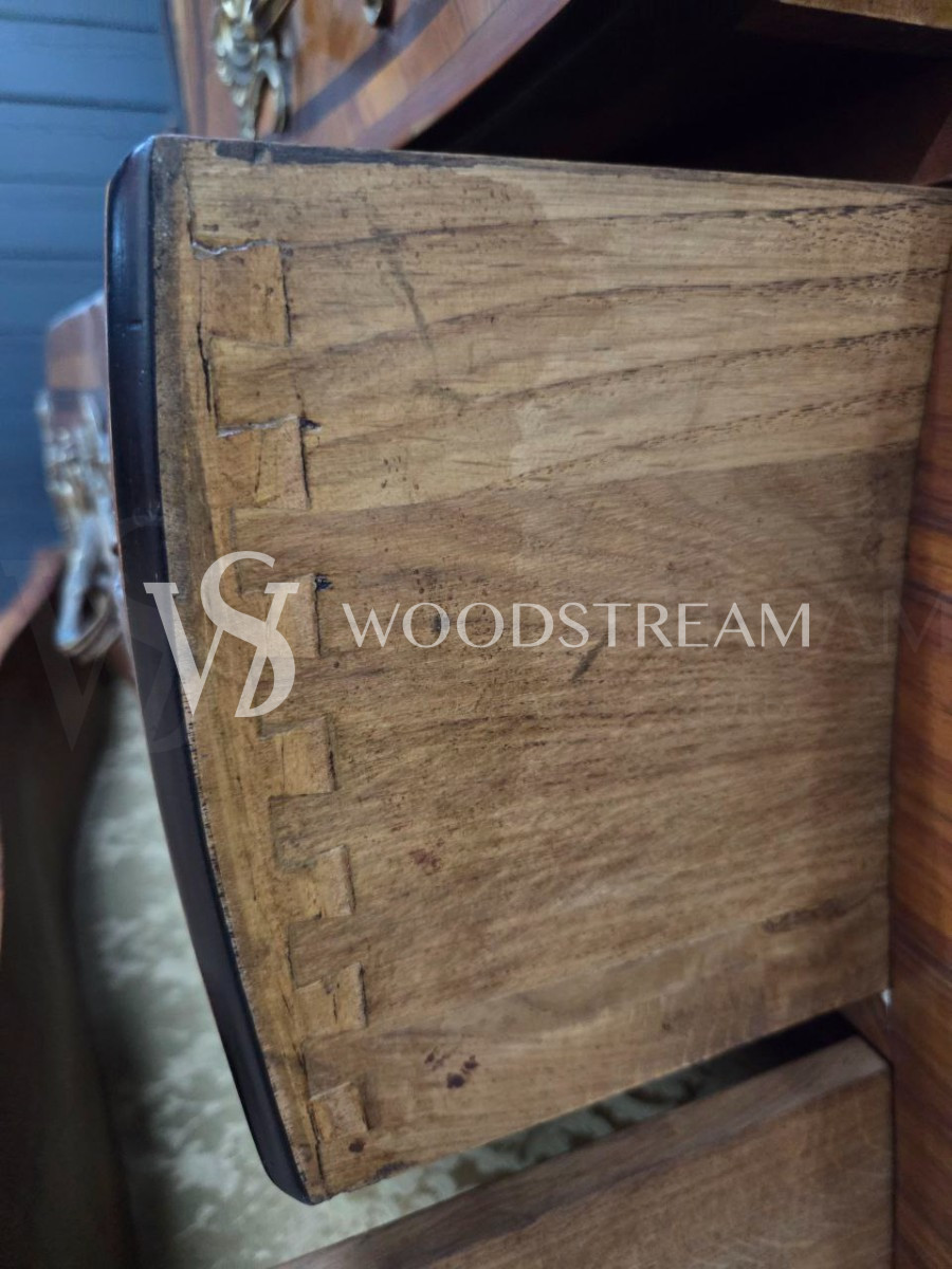 Комод в стиле Людовика XIV