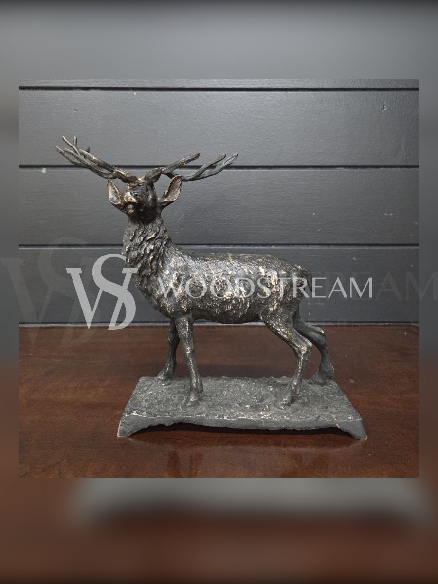 Скульптура/Статуэтка на подставке Олень