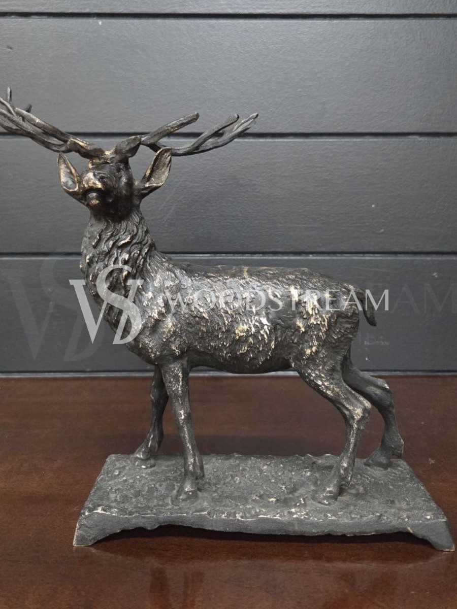 Скульптура/Статуэтка на подставке Олень