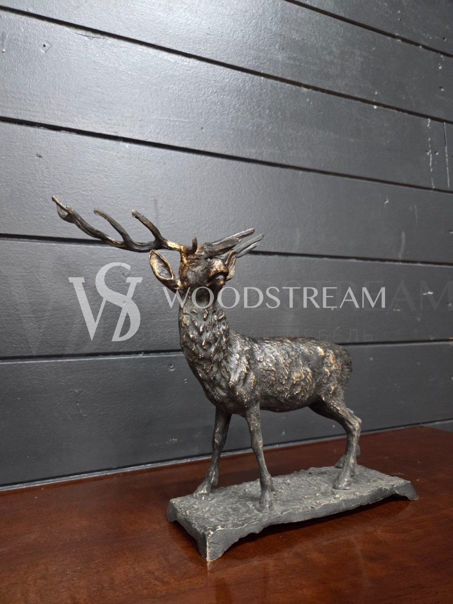 Скульптура/Статуэтка на подставке Олень