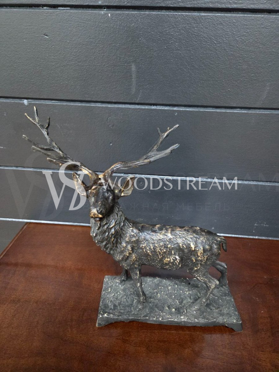 Скульптура/Статуэтка на подставке Олень