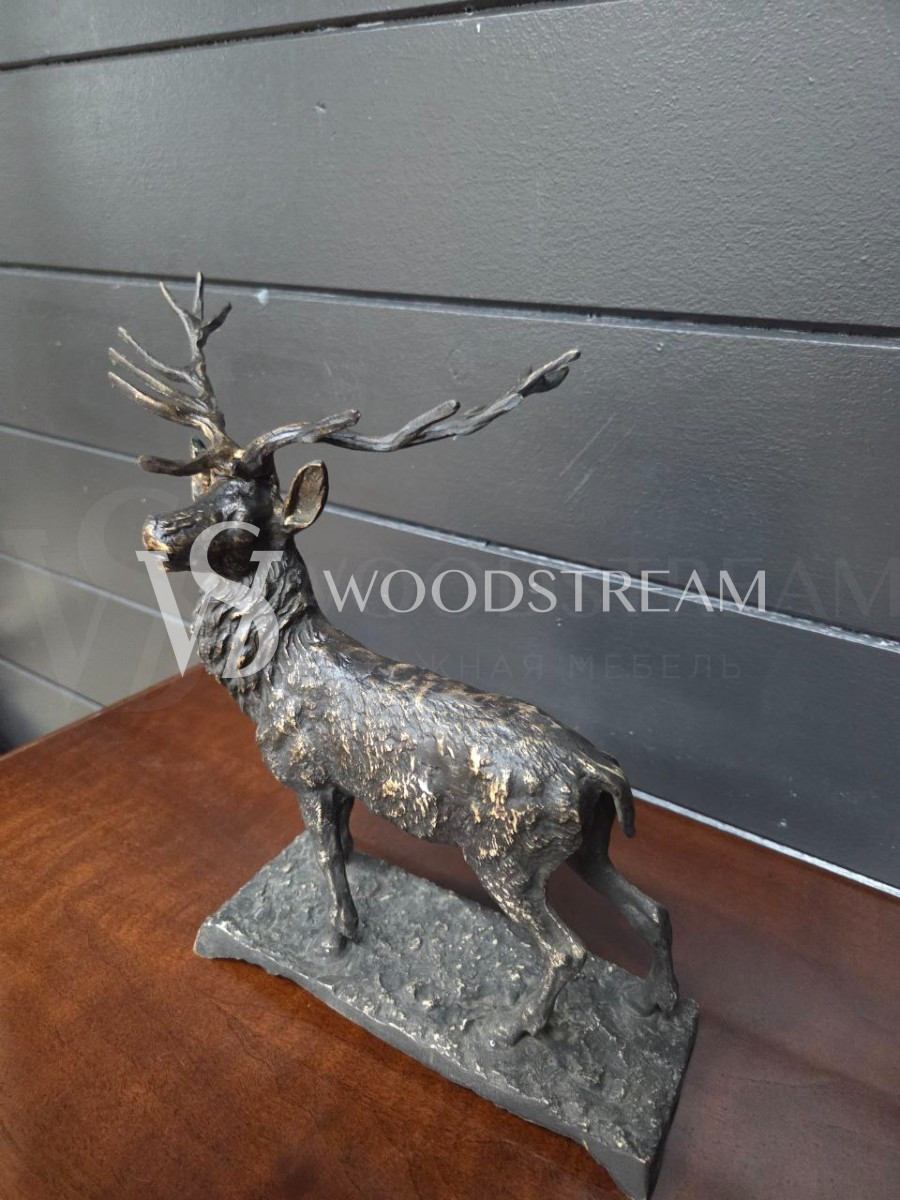 Скульптура/Статуэтка на подставке Олень