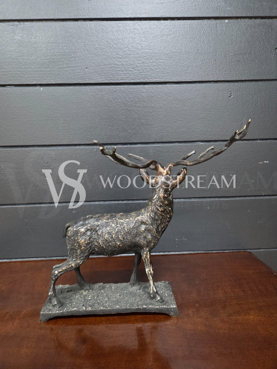 Скульптура/Статуэтка на подставке Олень