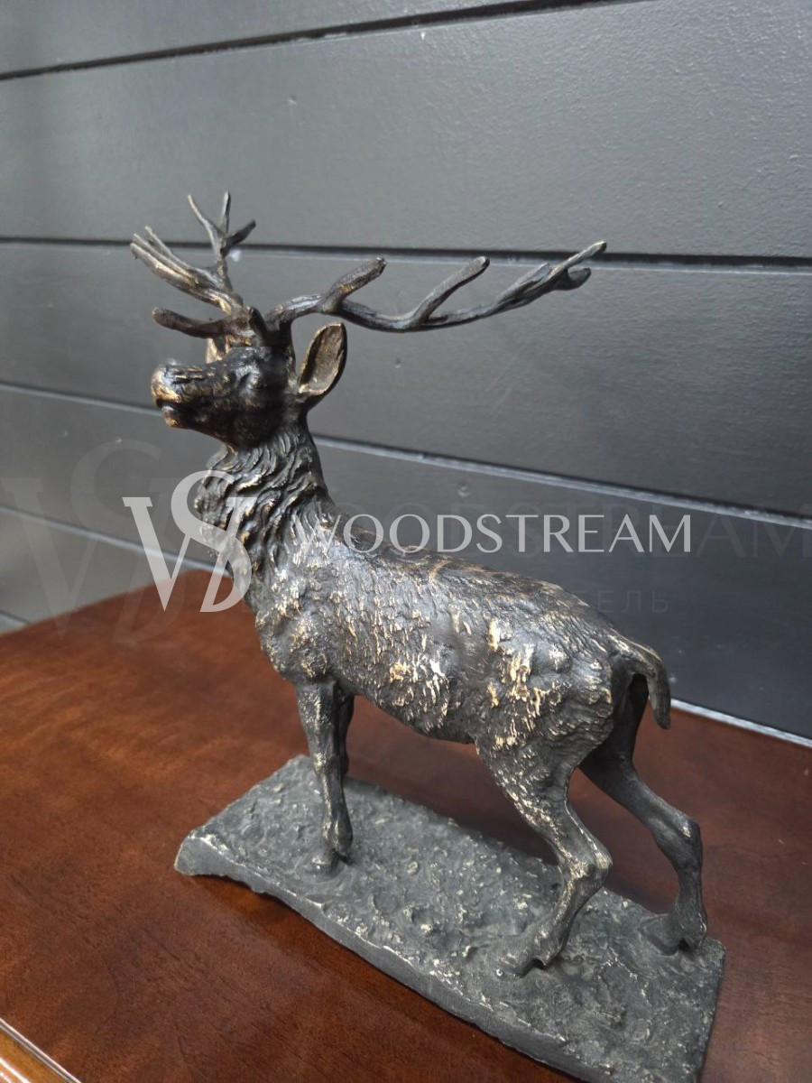 Скульптура/Статуэтка на подставке Олень