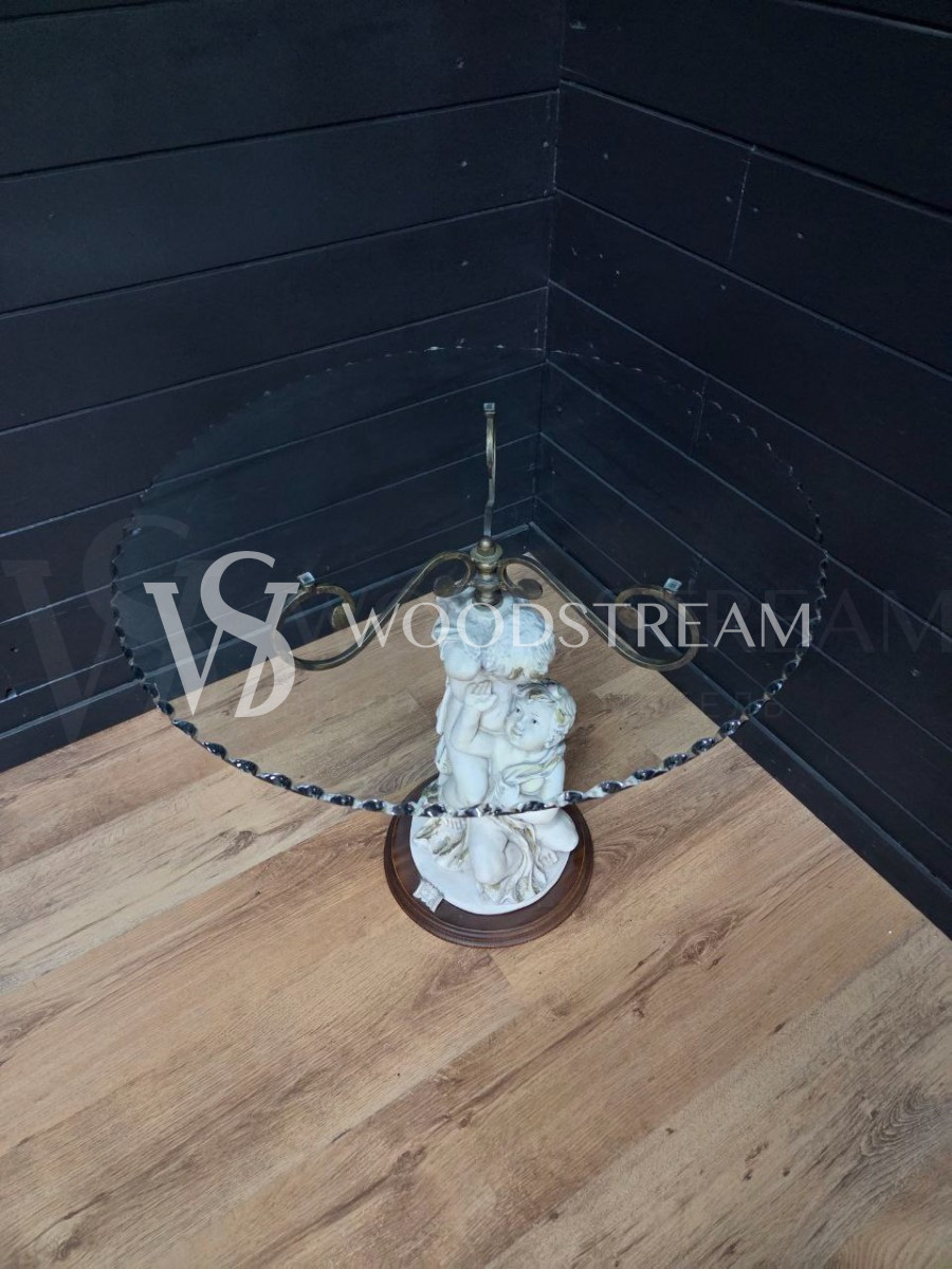 Стол со стеклянной столешницей и подстольем в форме Путти