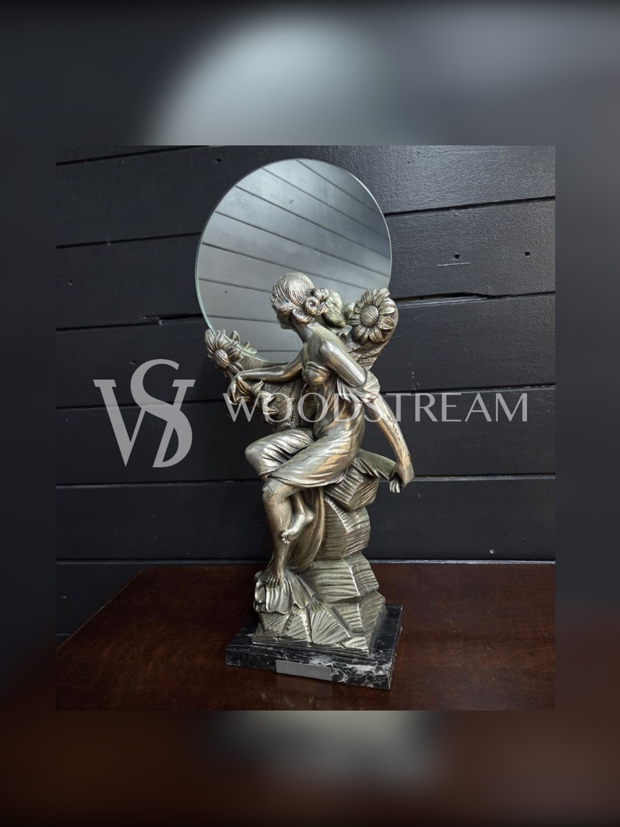 Зеркало настольное со скульптурной композицией Девушки