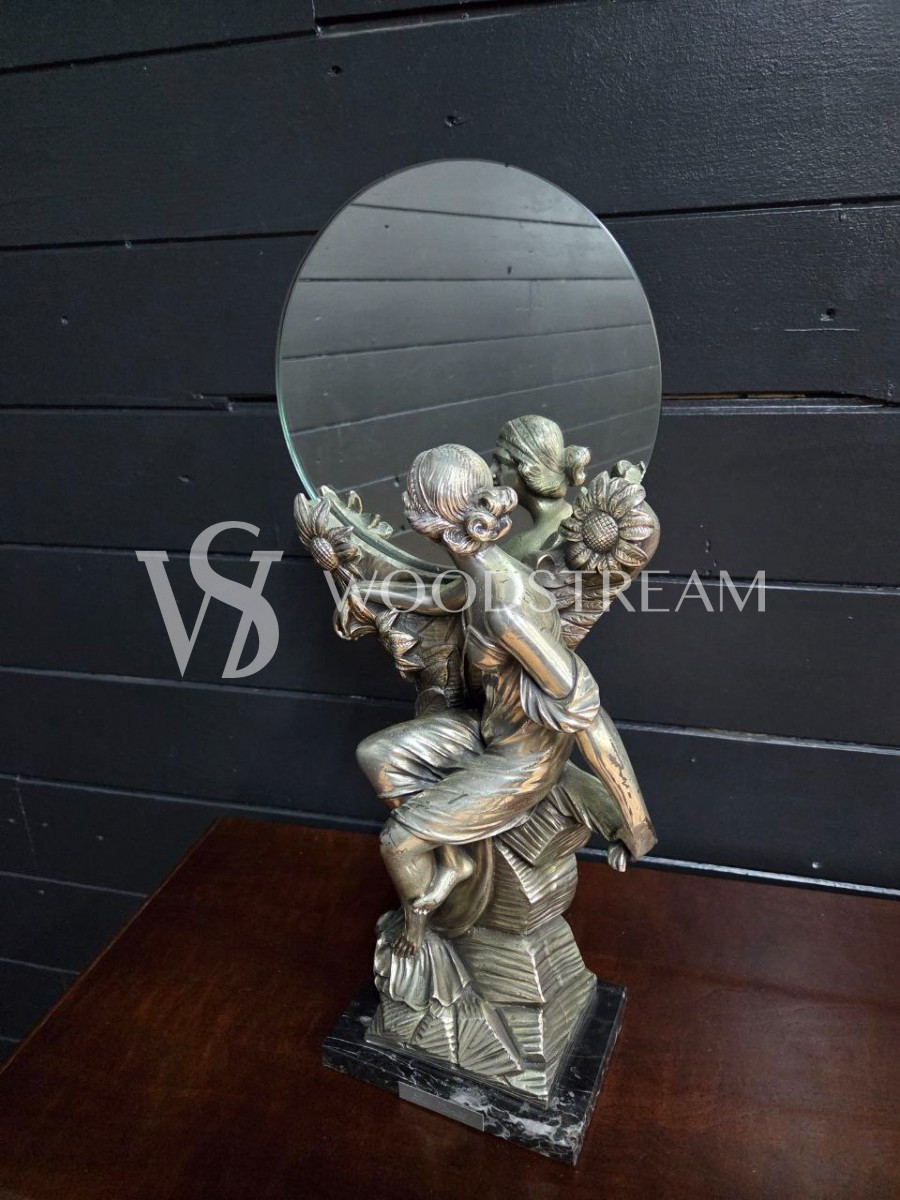 Зеркало настольное со скульптурной композицией Девушки