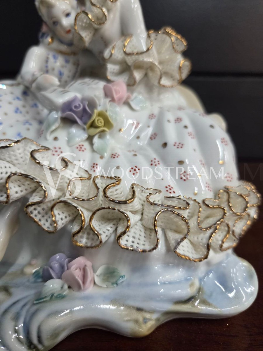 Статуэтка/Композиция Мать и дочь