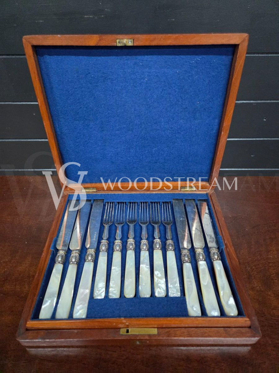 Набор столовых приборов в оригинальной упаковке