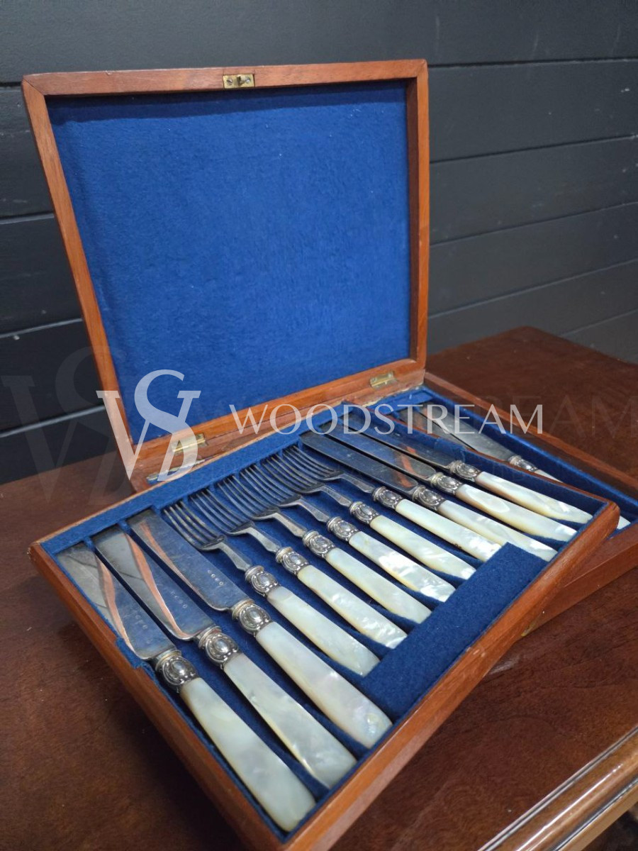 Набор столовых приборов в оригинальной упаковке