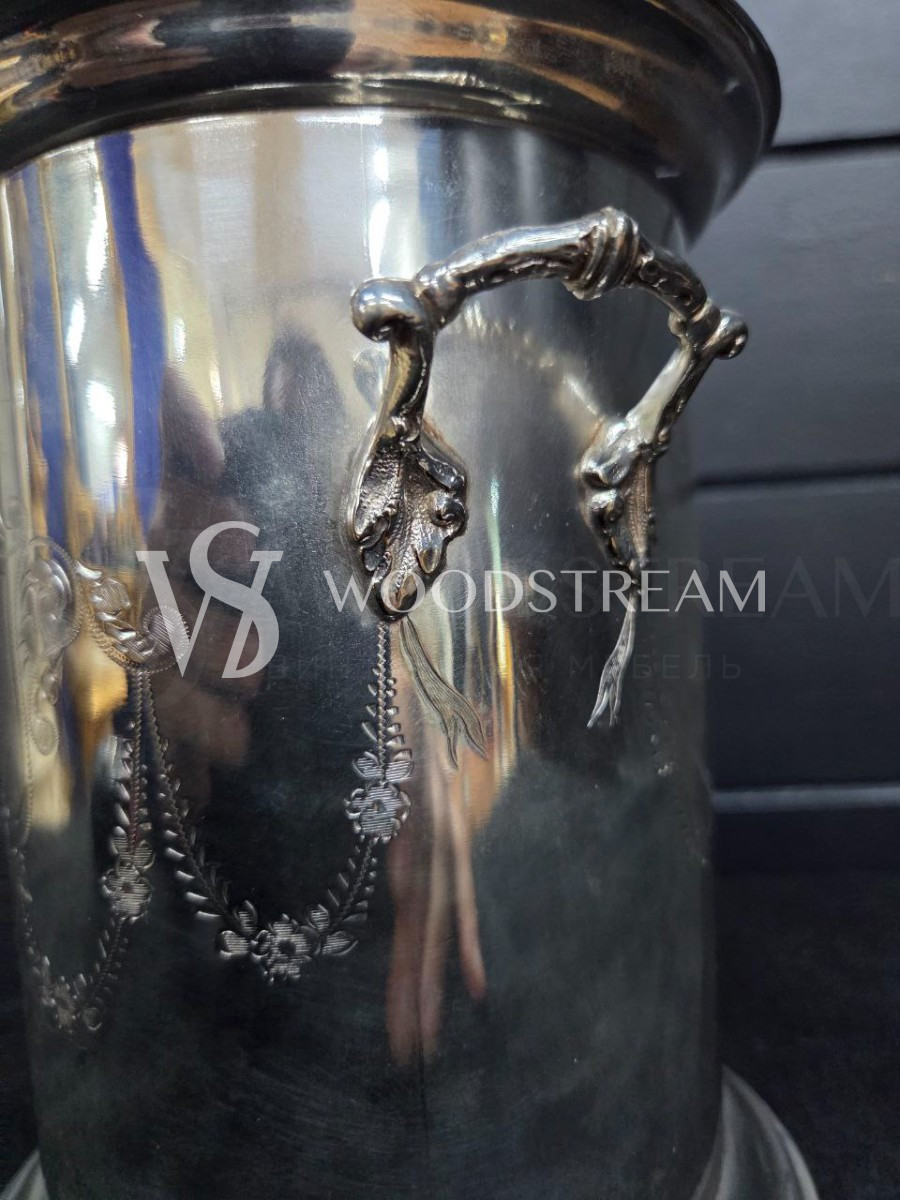 Ведро для охлаждения винных бутылок