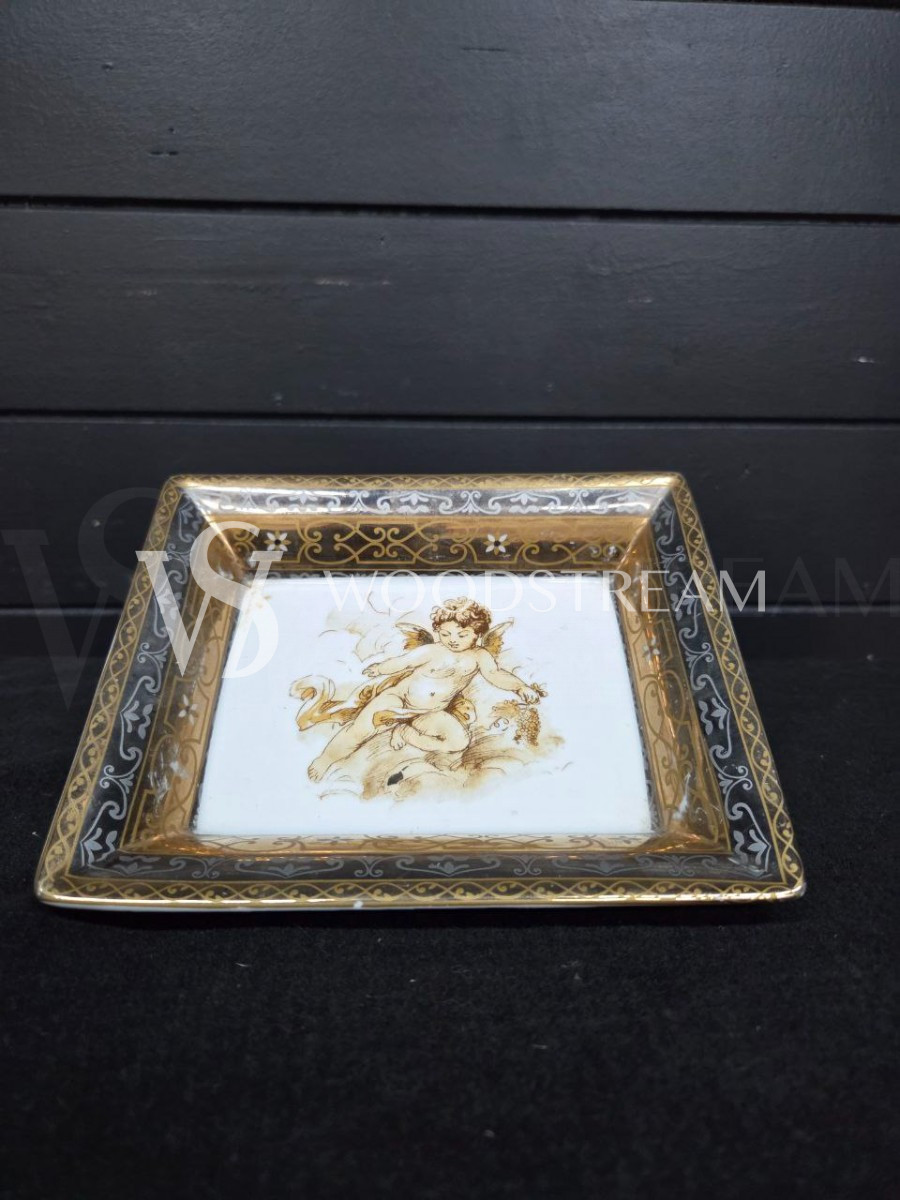 Тарелка с путти Limoges