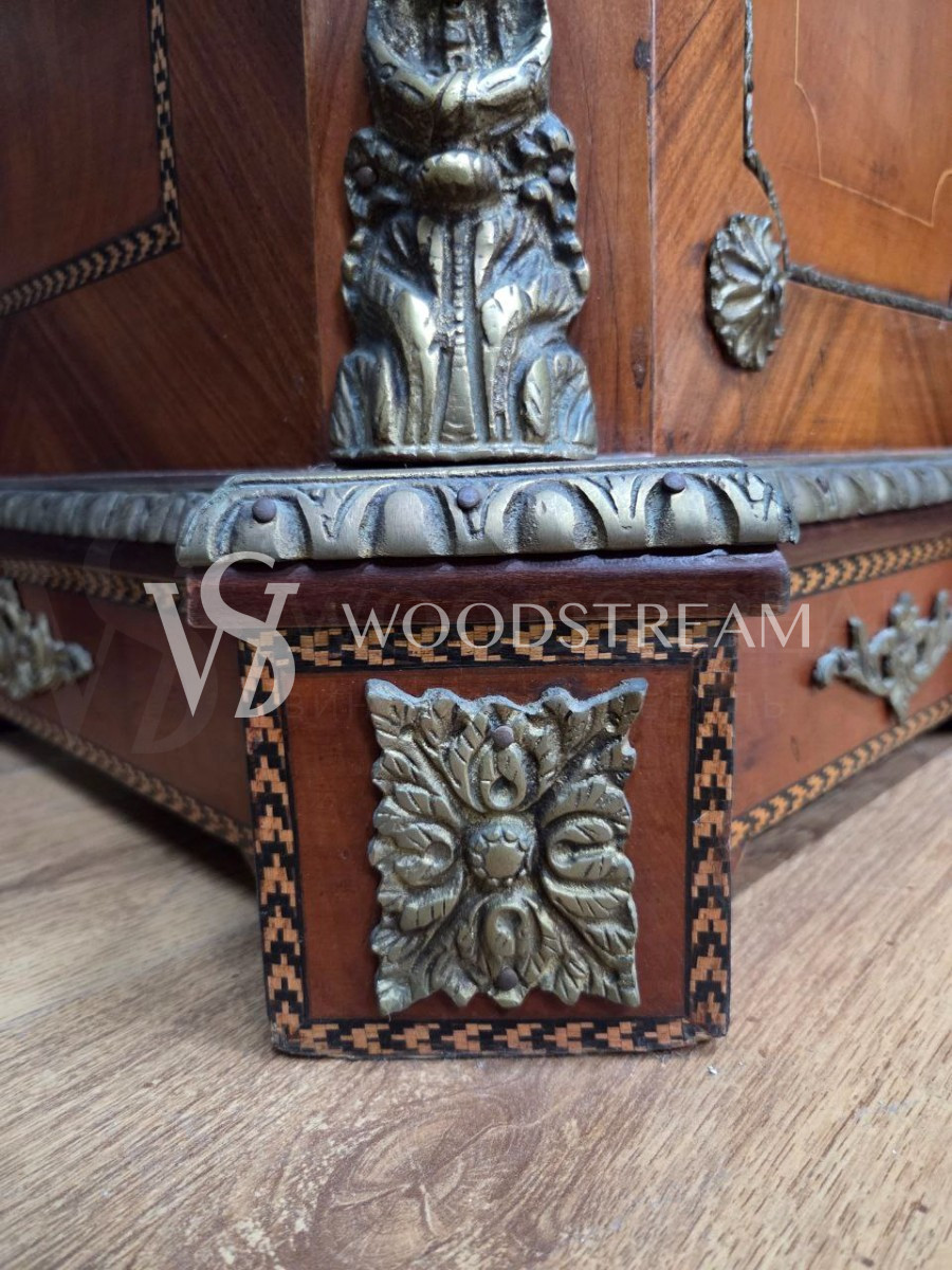 Комод/Тумба в стиле Людовика XVI