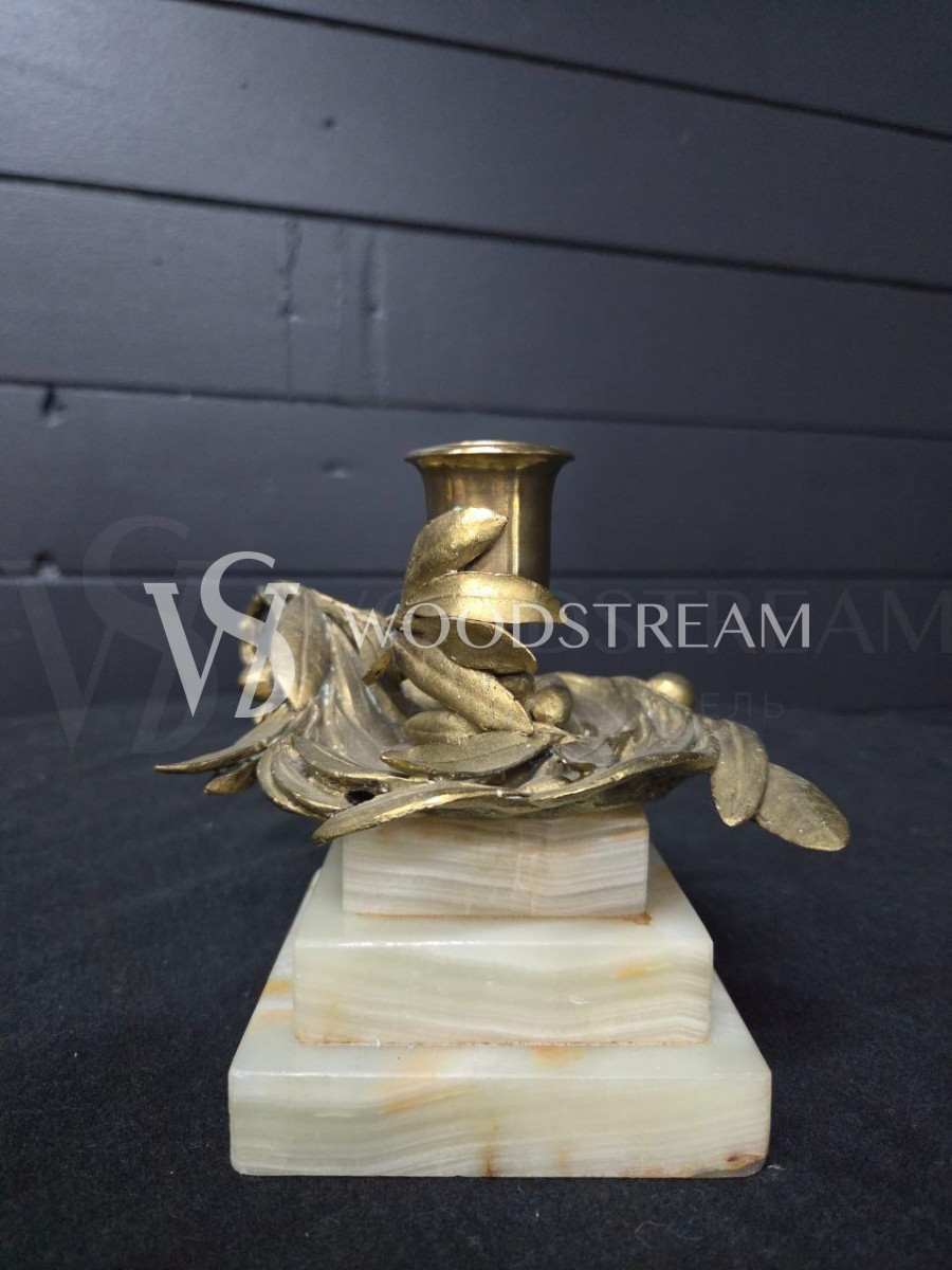 Подсвечник на подставке винтажный