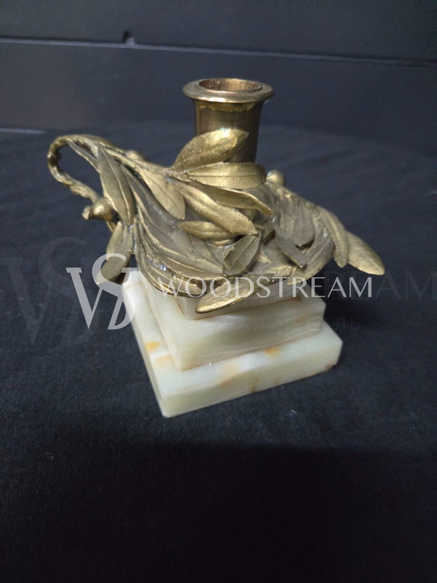 Подсвечник на подставке винтажный