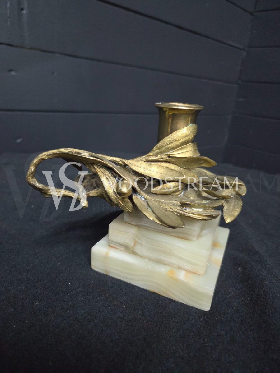 Подсвечник на подставке винтажный