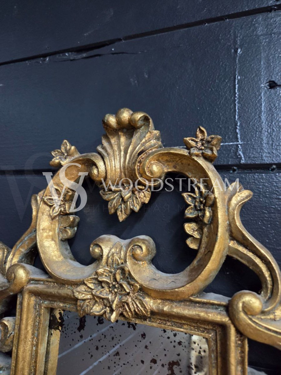 Зеркало настенное в стиле барокко