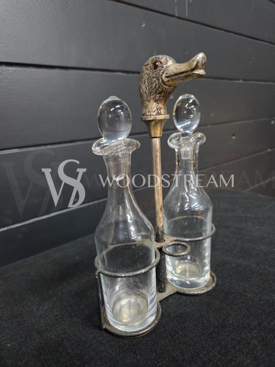 Набор: Бутылка/Соусник 2 штуки на подставке винтажный