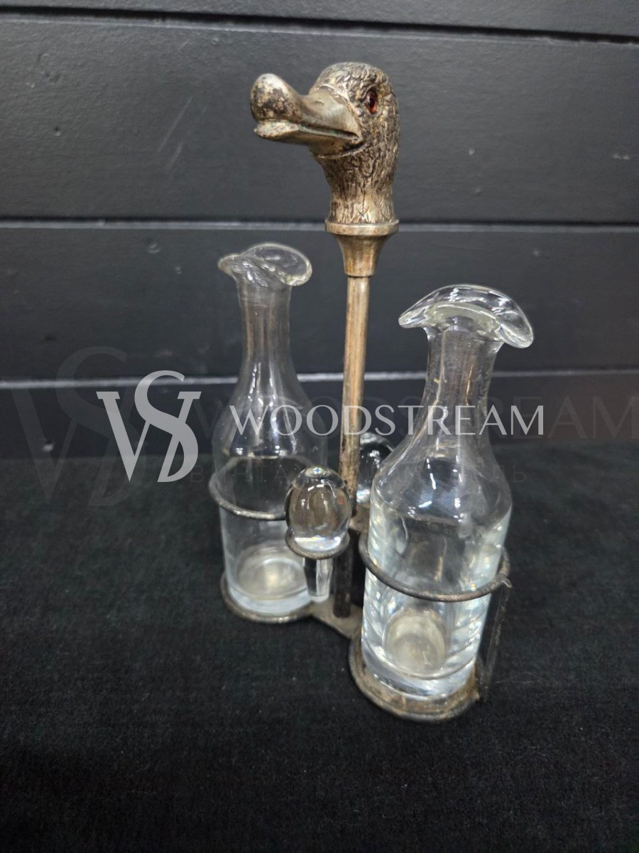 Набор: Бутылка/Соусник 2 штуки на подставке винтажный