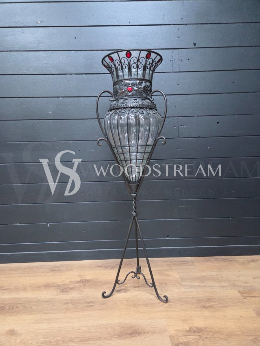 Ваза/Вазон на подставке винтажный