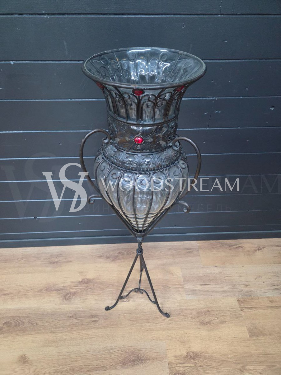 Ваза/Вазон на подставке винтажный