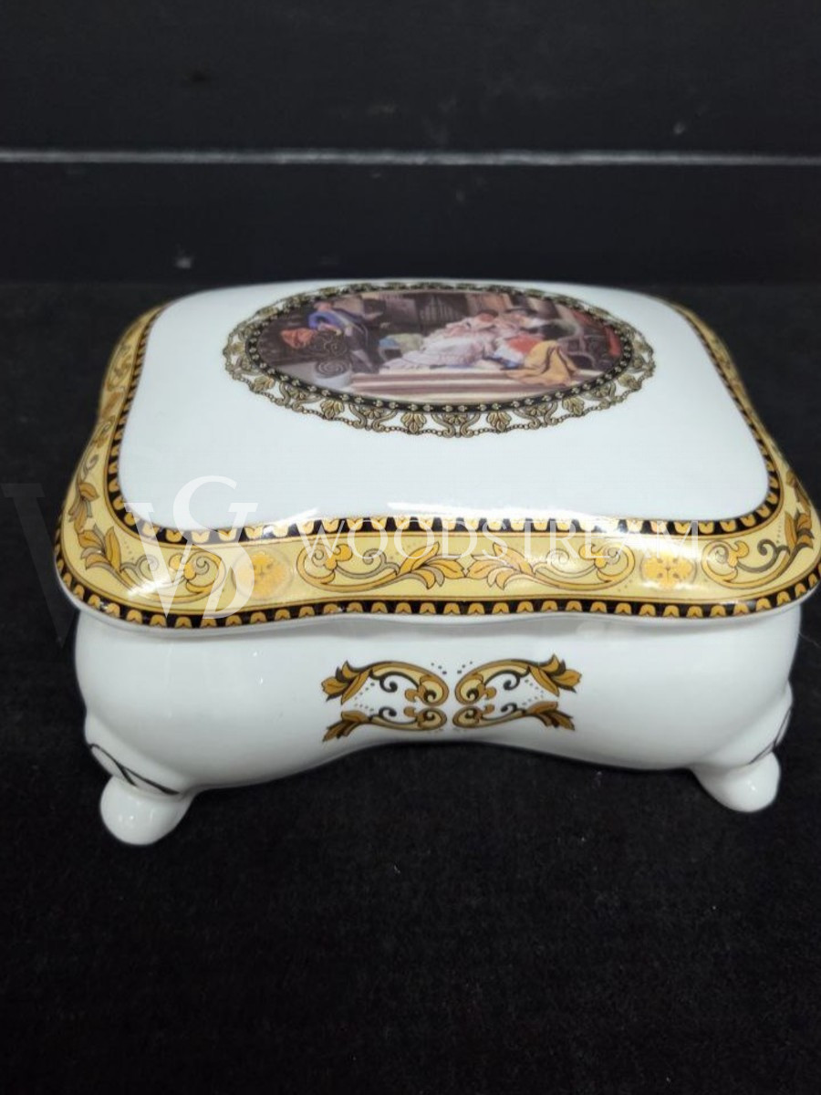 Шкатулка/Ваза с крышкой в стиле Людовика XV