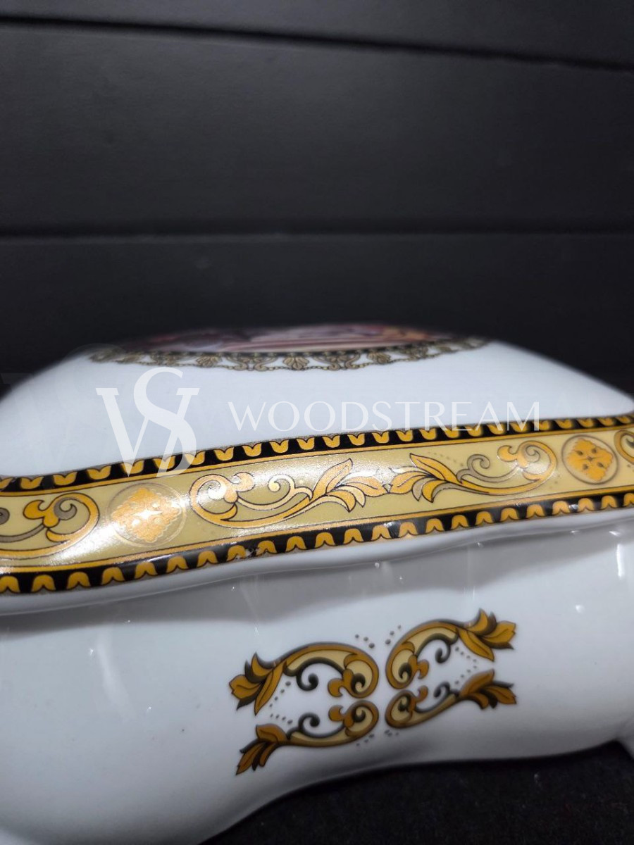 Шкатулка/Ваза с крышкой в стиле Людовика XV