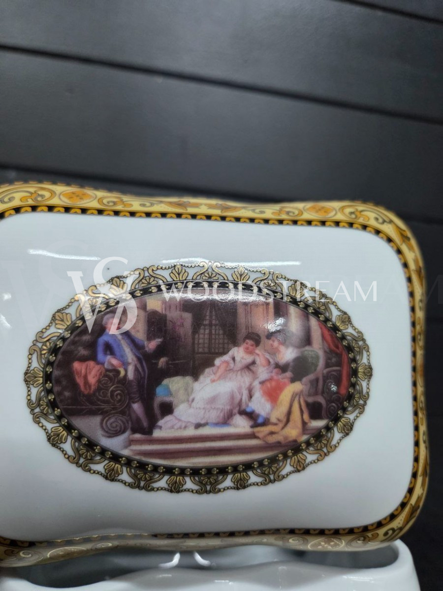 Шкатулка/Ваза с крышкой в стиле Людовика XV