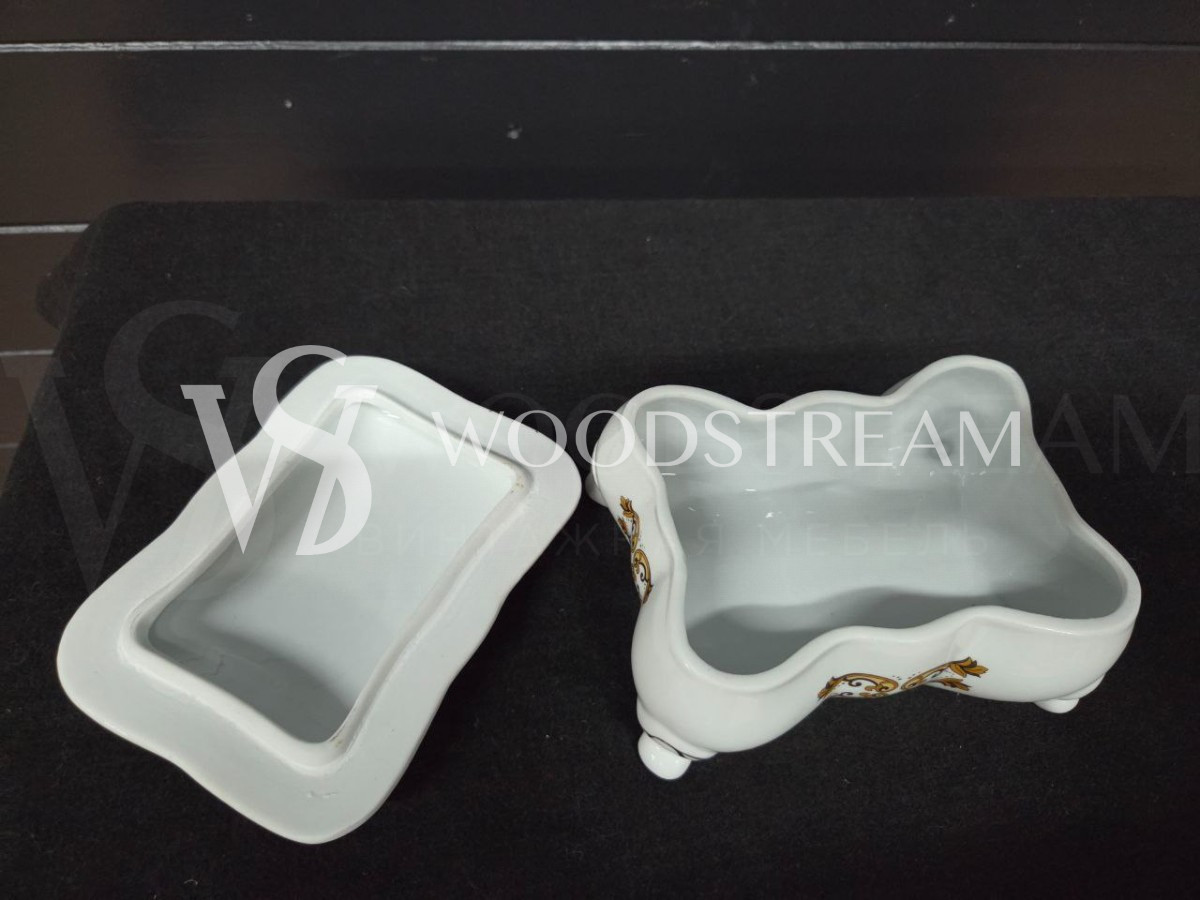 Шкатулка/Ваза с крышкой в стиле Людовика XV