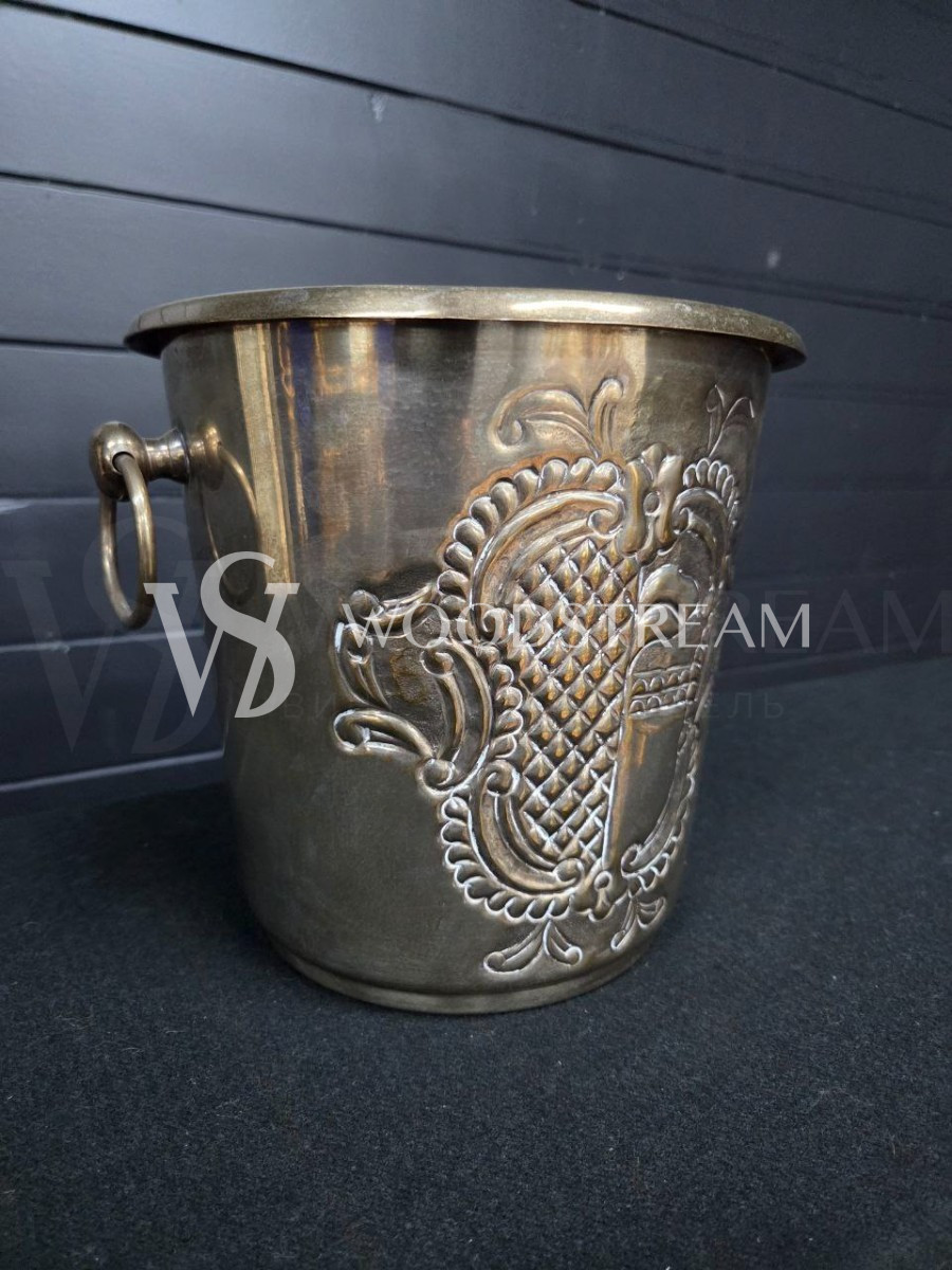 Ведро для охлаждения винных бутылок