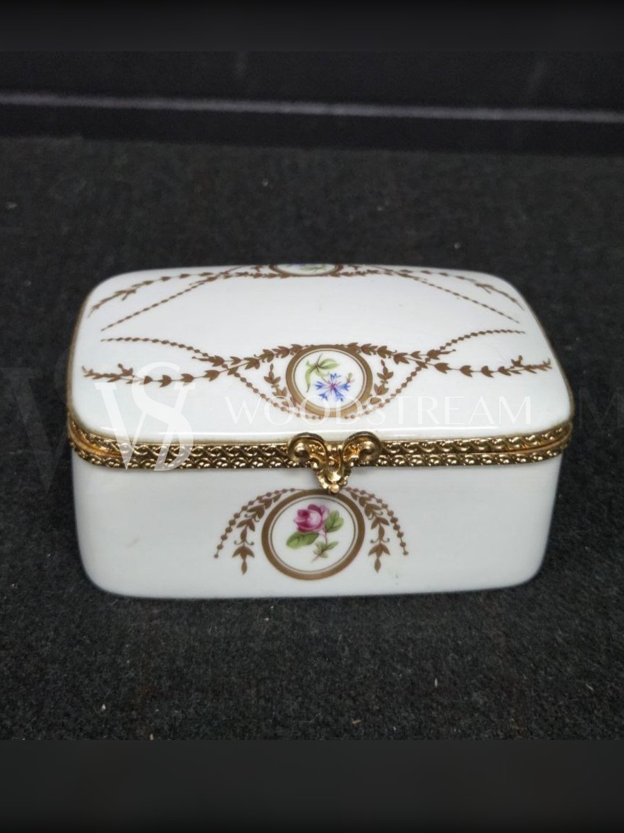 Шкатулка в стиле Людовика XVI Limoges