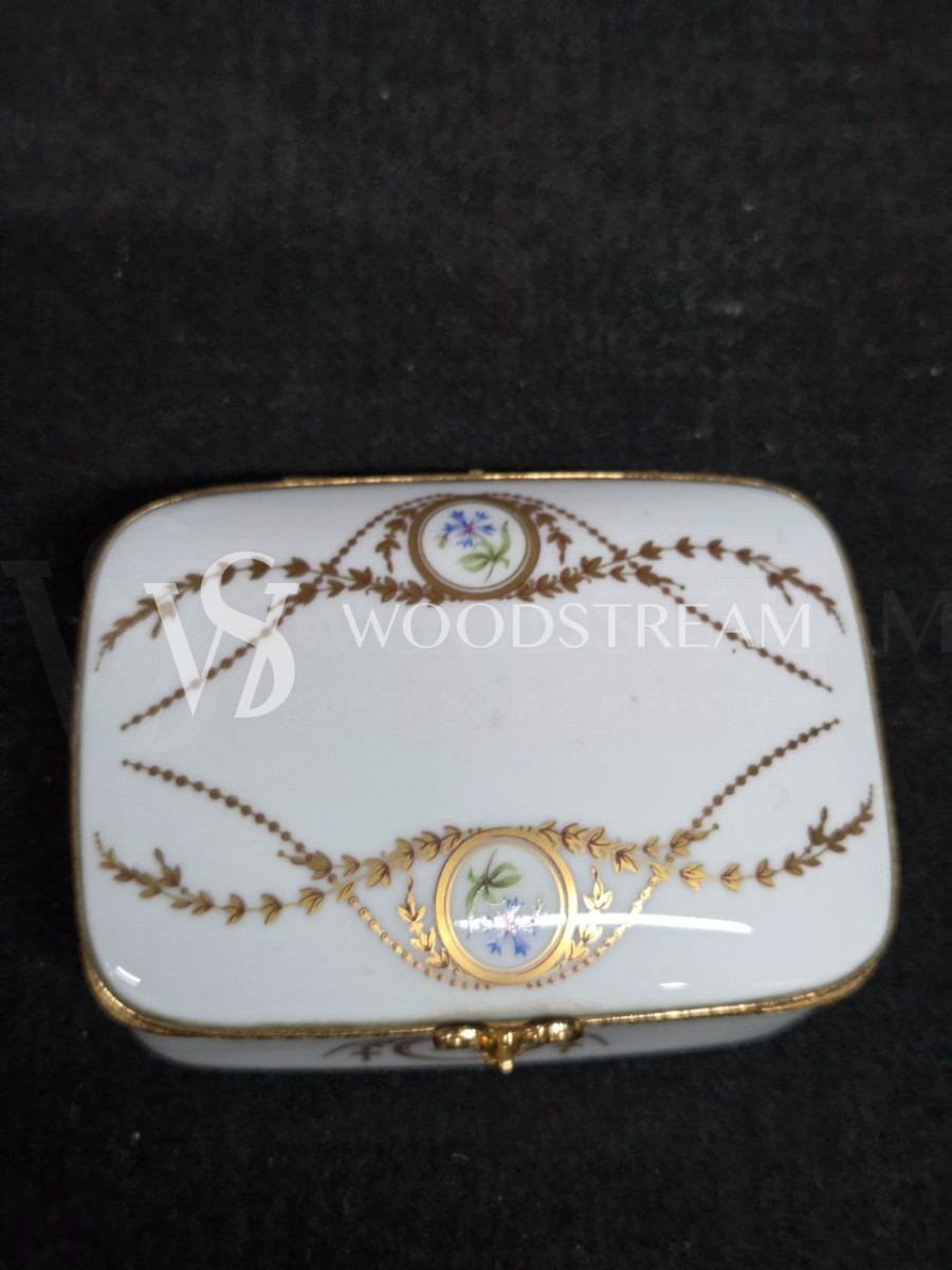 Шкатулка в стиле Людовика XVI Limoges