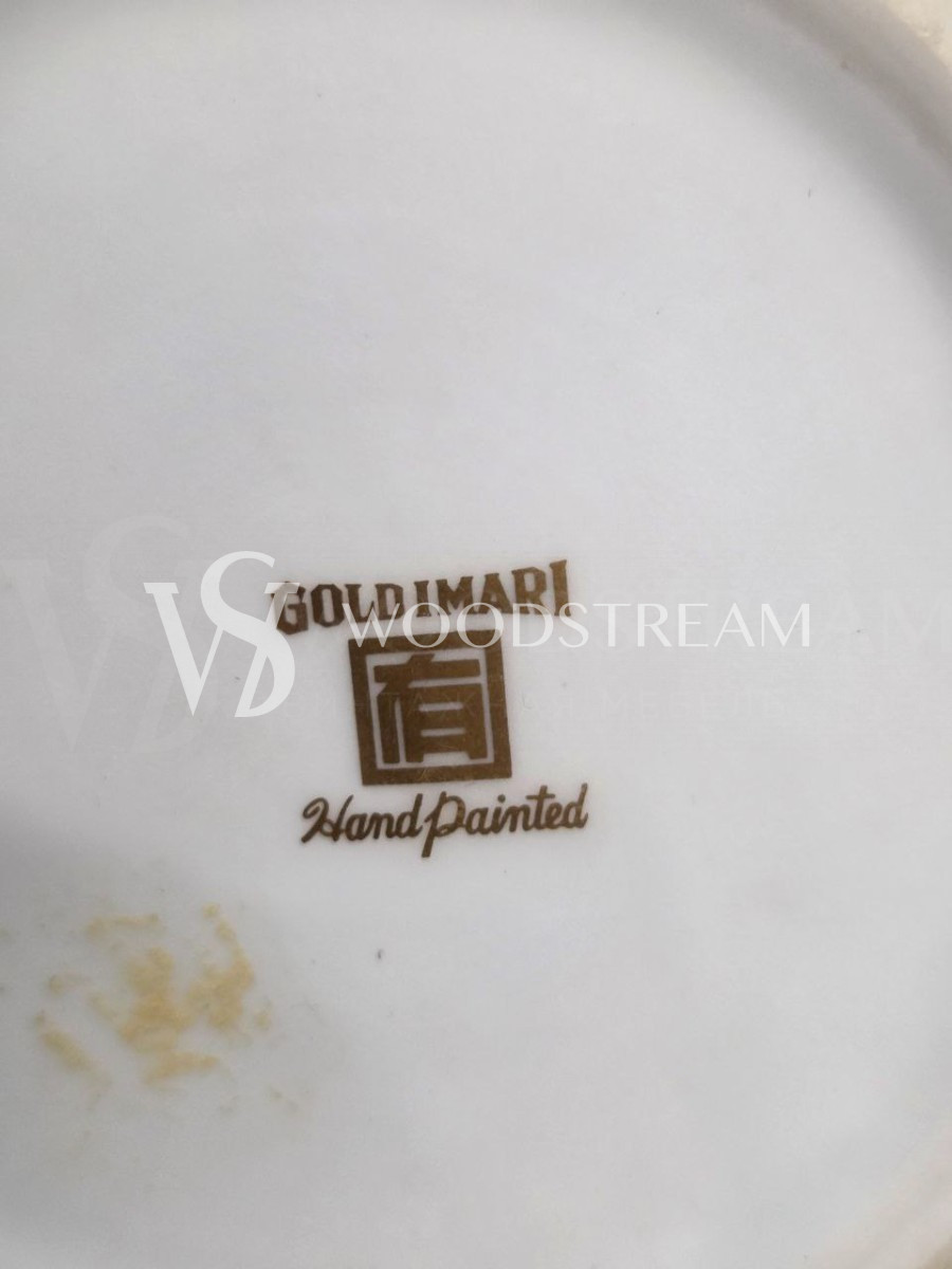 Ваза с крышкой в стиле шинуазри