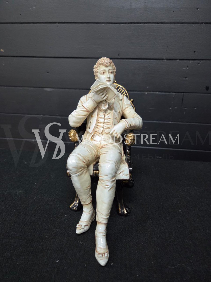 Статуэтка/Скульптурная композиция Мужчина и Женщина в кресле 2 штуки