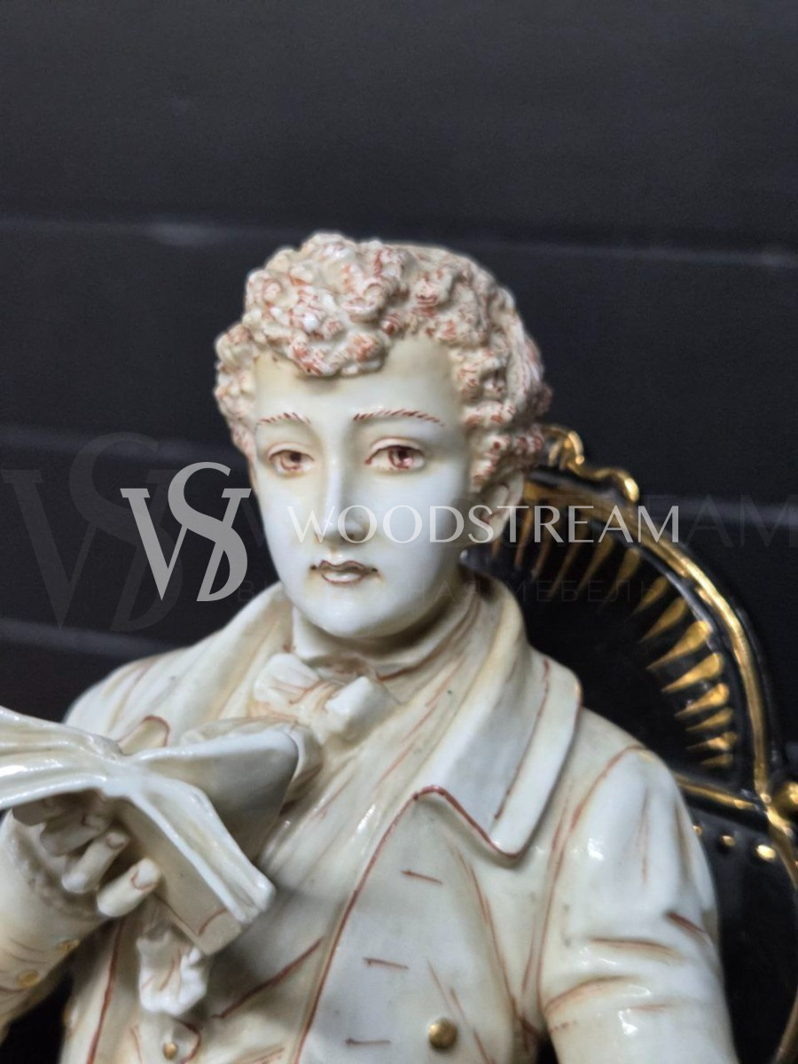 Статуэтка/Скульптурная композиция Мужчина и Женщина в кресле 2 штуки