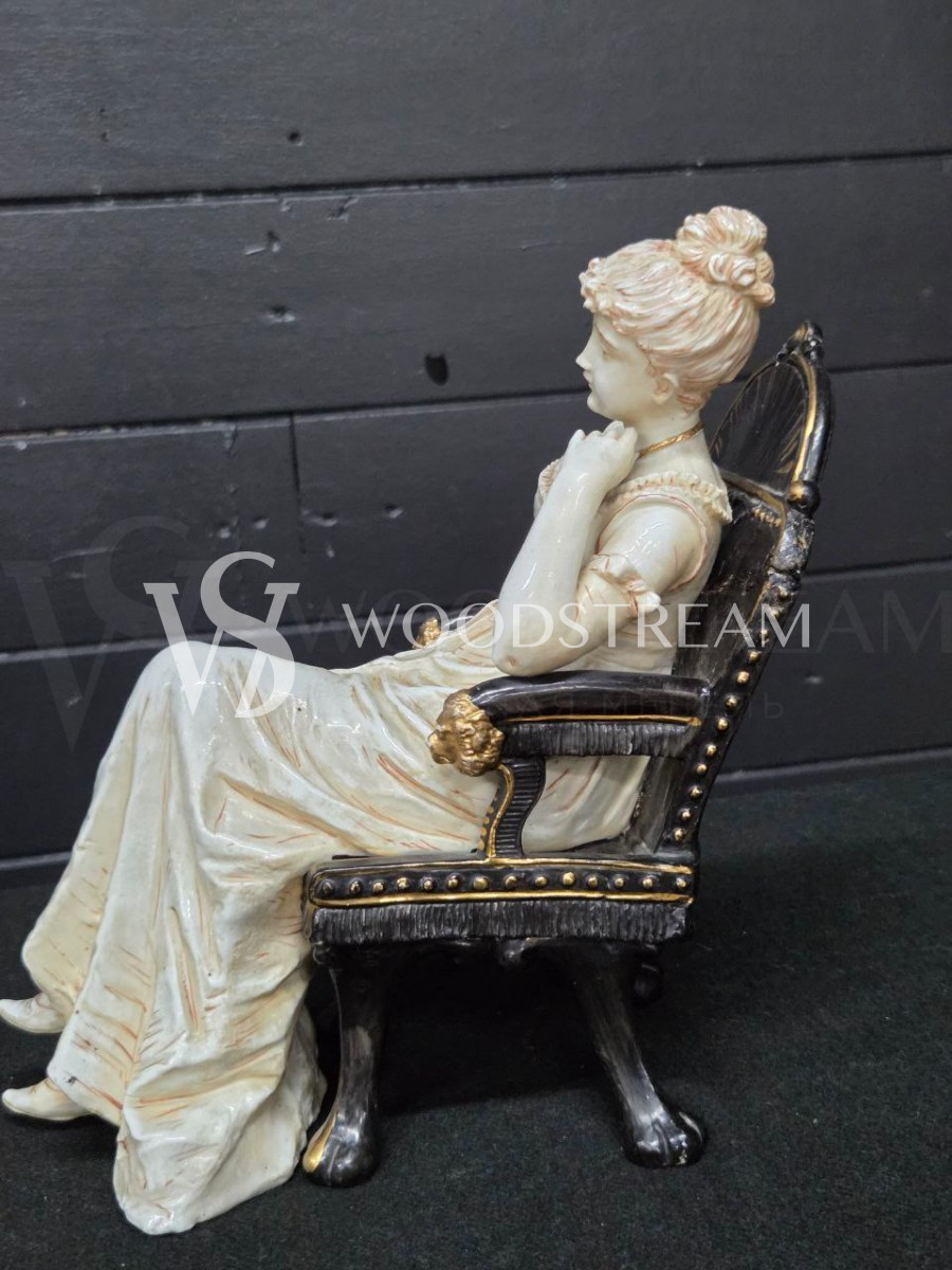 Статуэтка/Скульптурная композиция Мужчина и Женщина в кресле 2 штуки