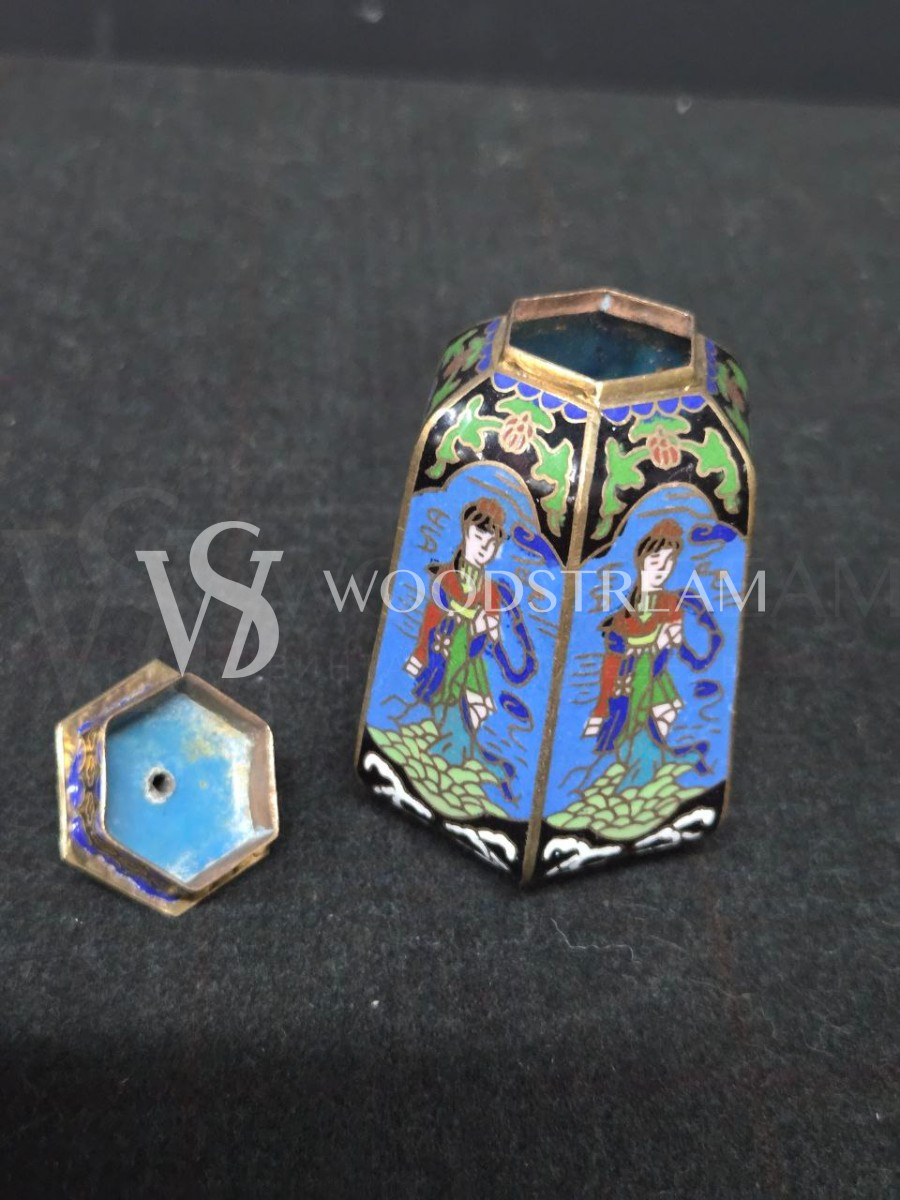 Набор декоративный: Ваза с крышкой 4 штуки и чайник Клуазоне