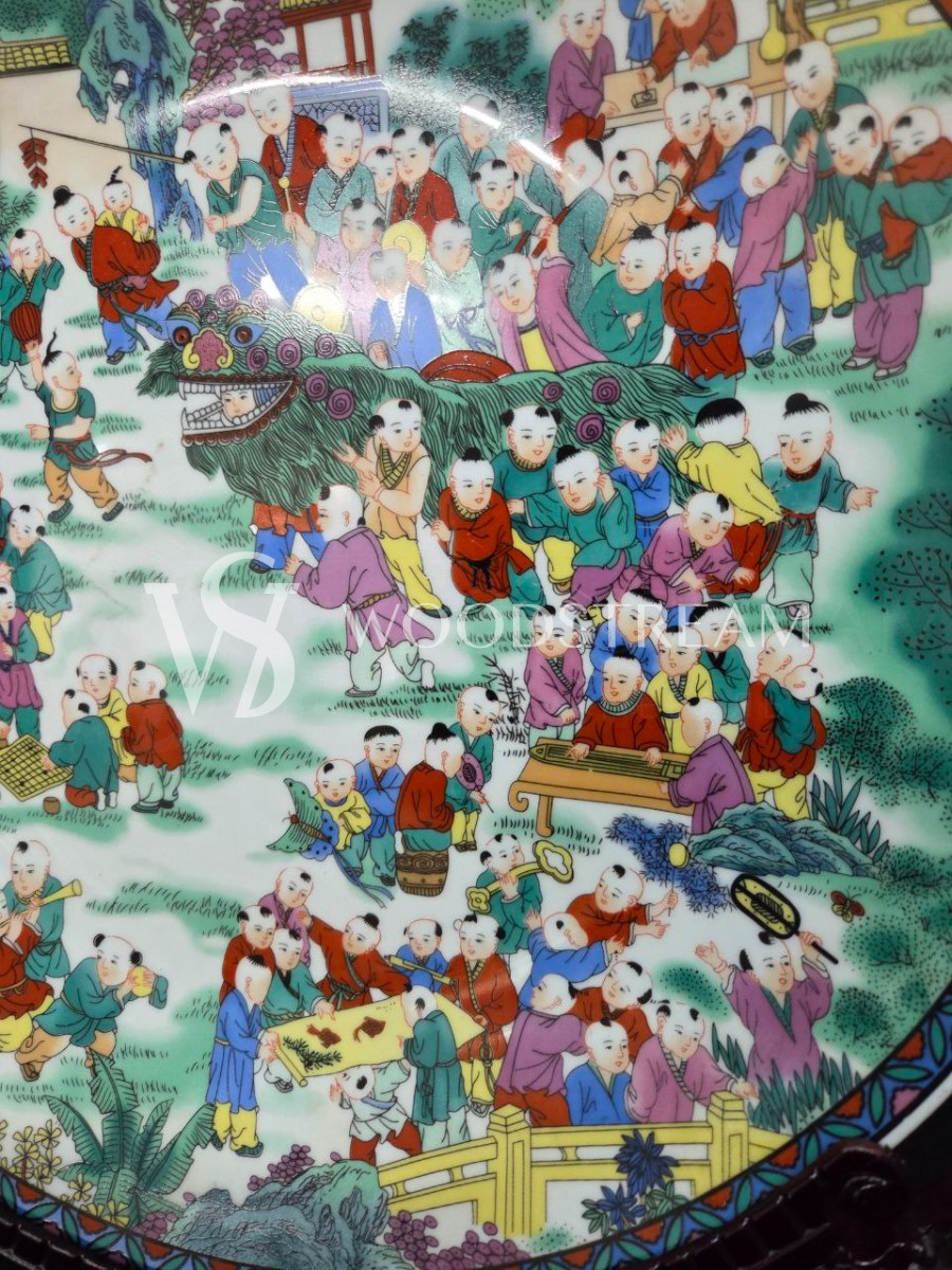 Тарелка декоративная на подставке в стиле шинуазри