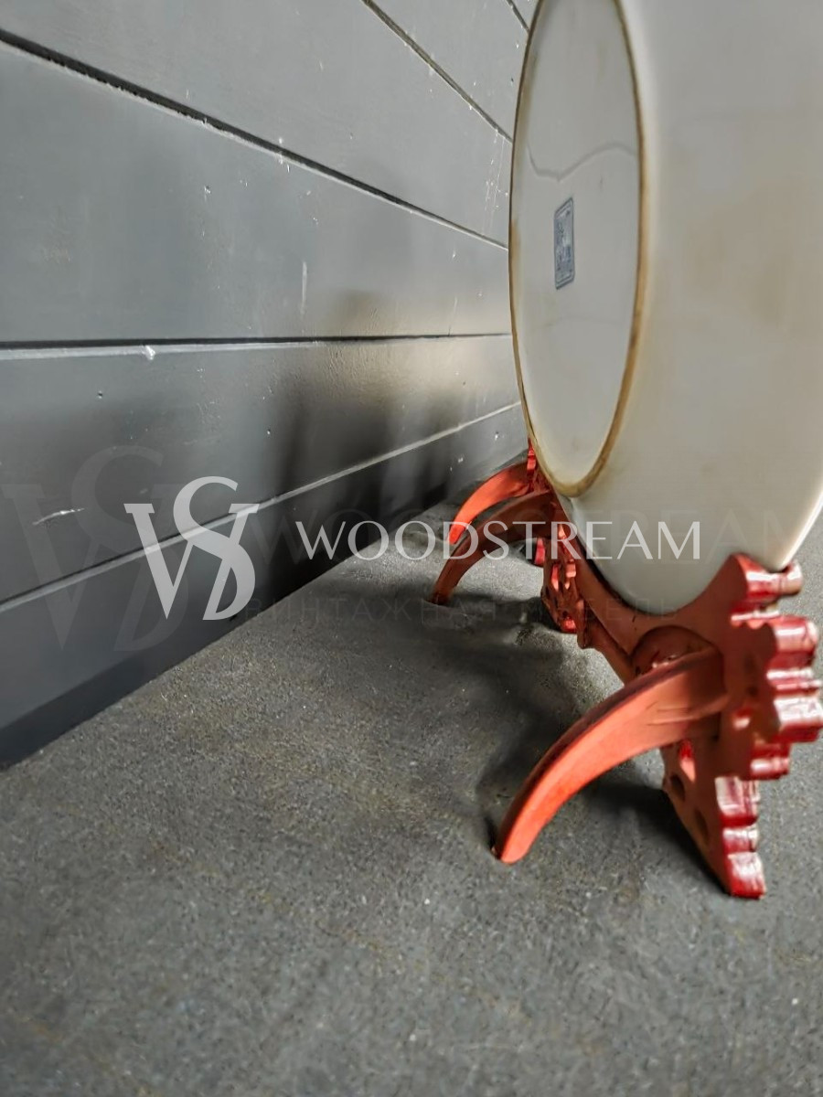 Тарелка декоративная на подставке в стиле шинуазри