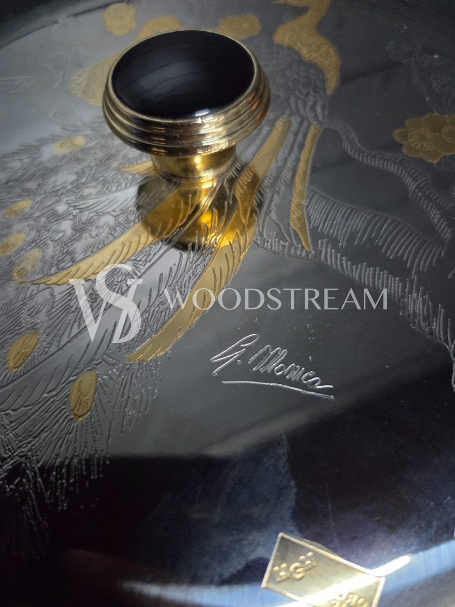 Блюдо с крышкой для подачи горячего