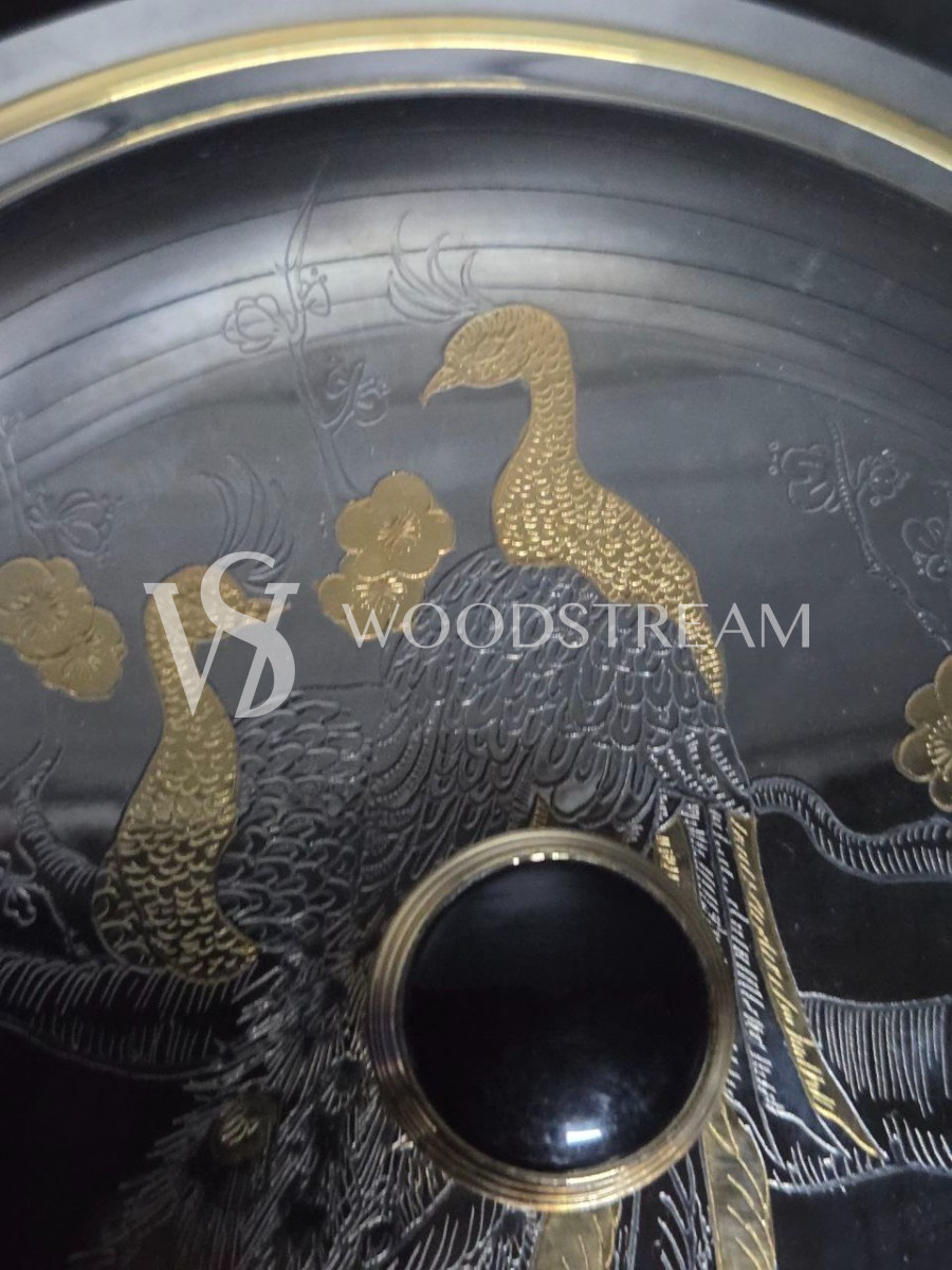 Блюдо с крышкой для подачи горячего