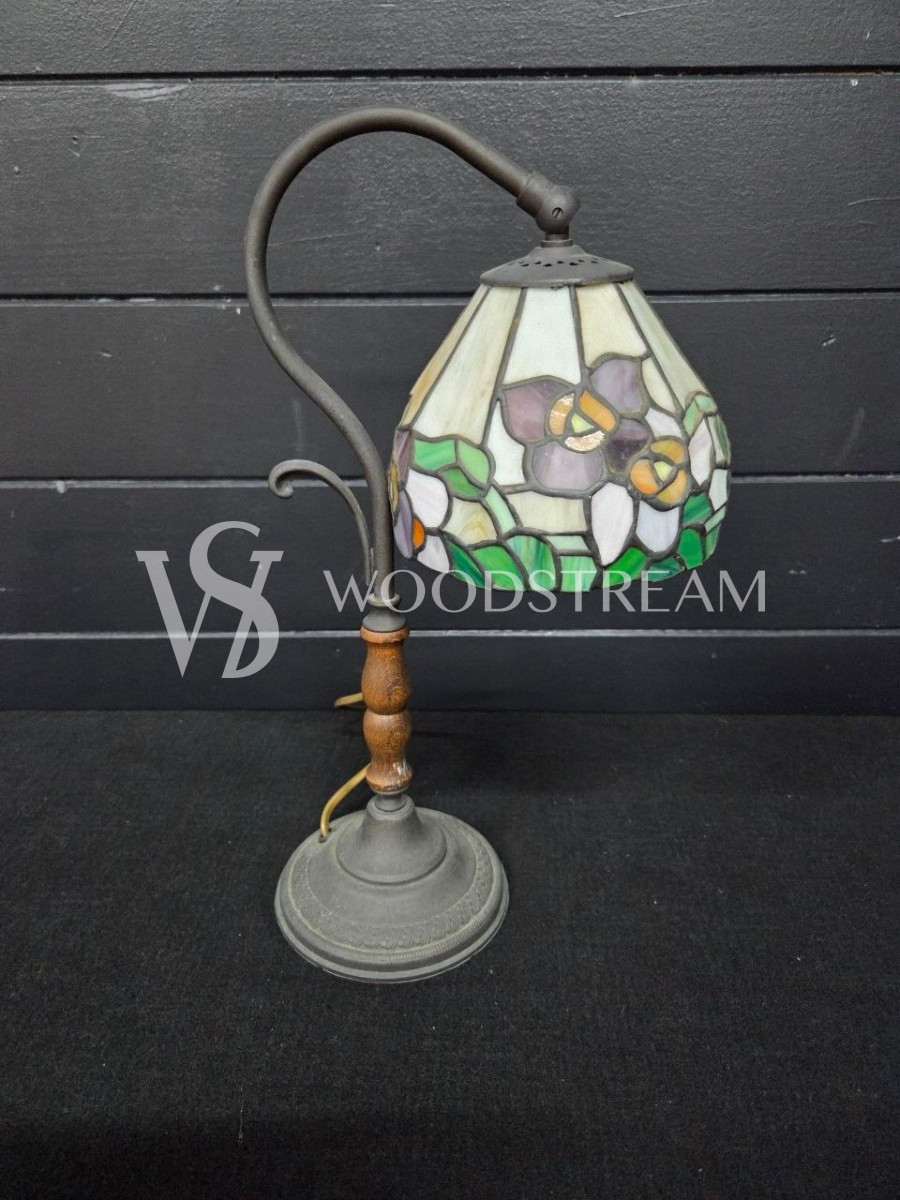 Лампа настольная в стиле Тиффани