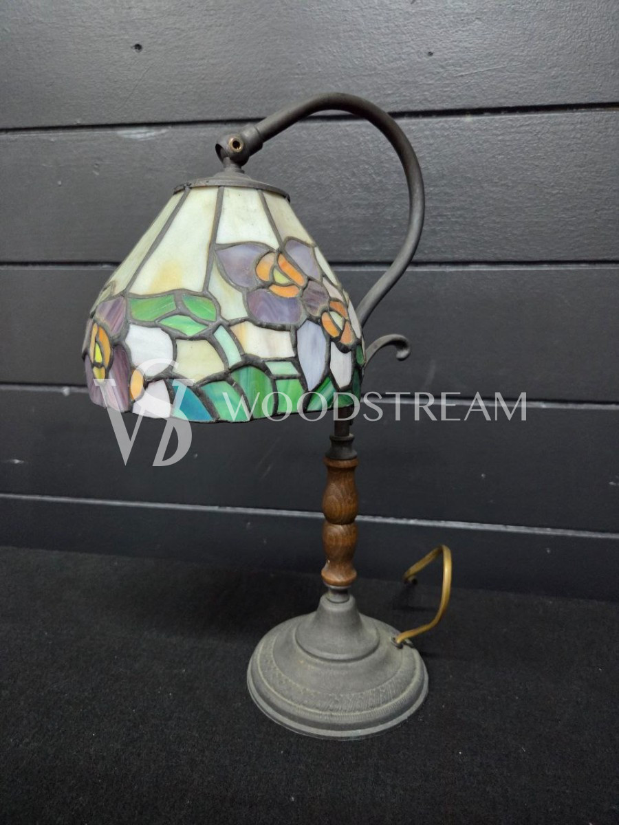 Лампа настольная в стиле Тиффани