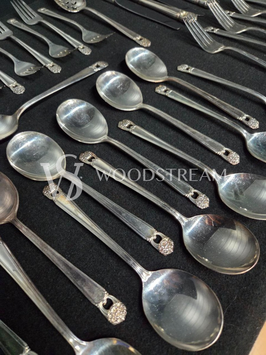 Набор столовых приборов 76 штук