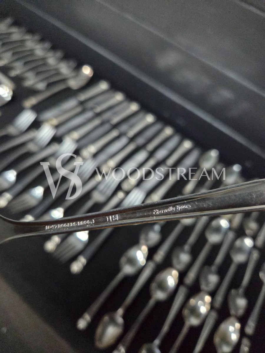 Набор столовых приборов 76 штук