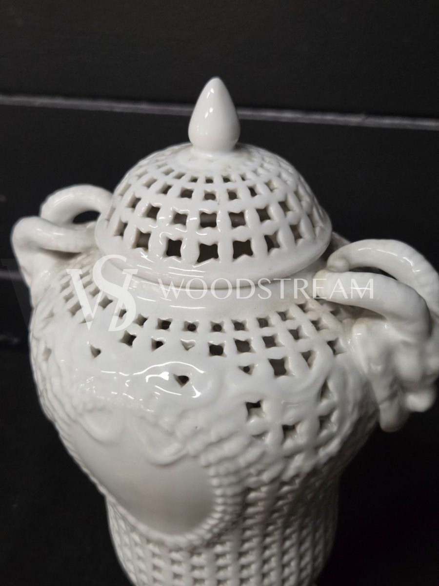 Ваза с крышкой декоративная винтажная